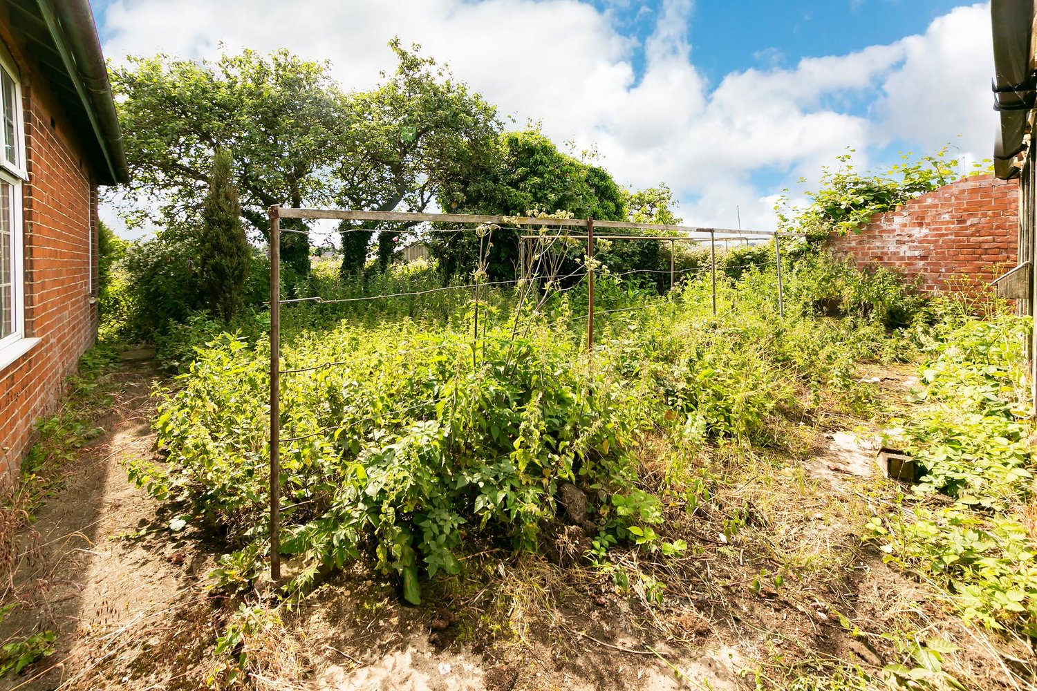 *Braemar York Road, Wilberfoss, York