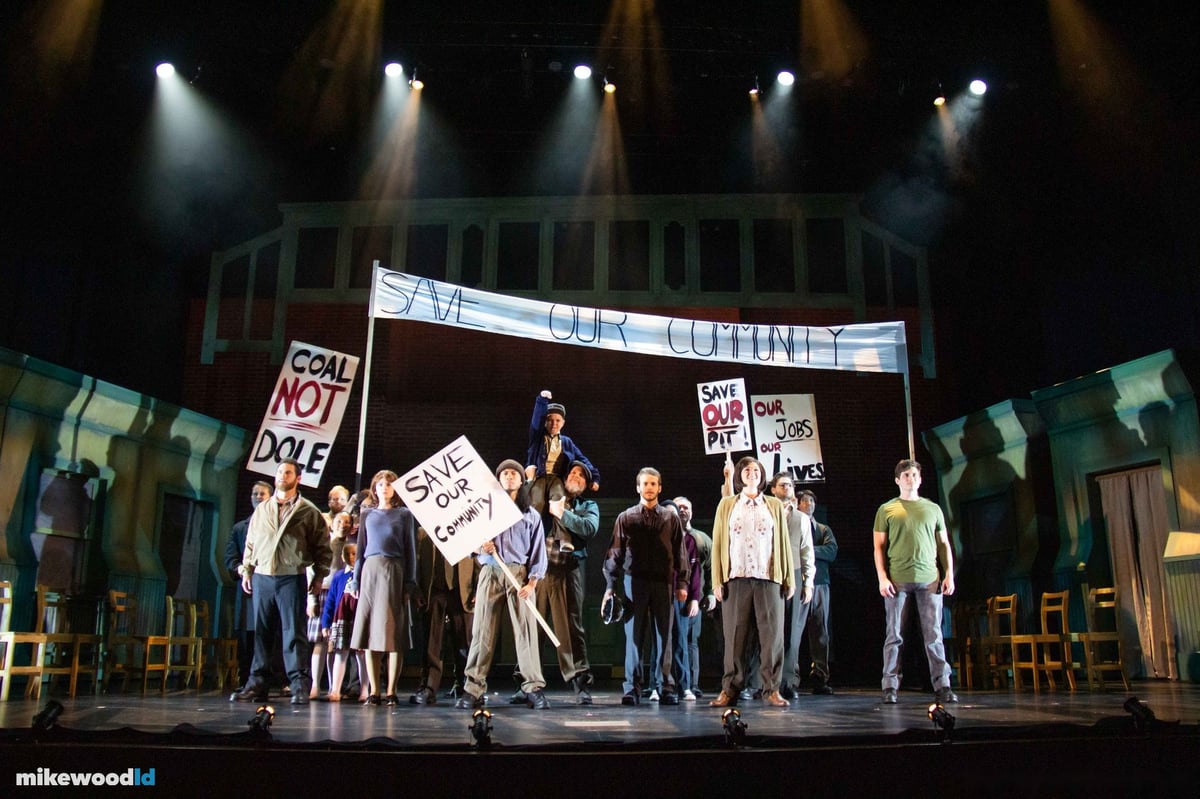 Billy Elliot, production photo