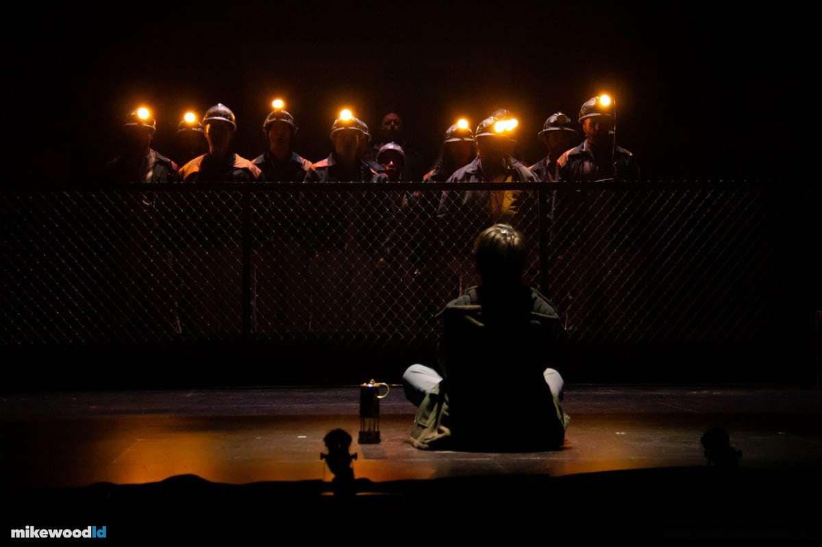 Billy Elliot, production photo