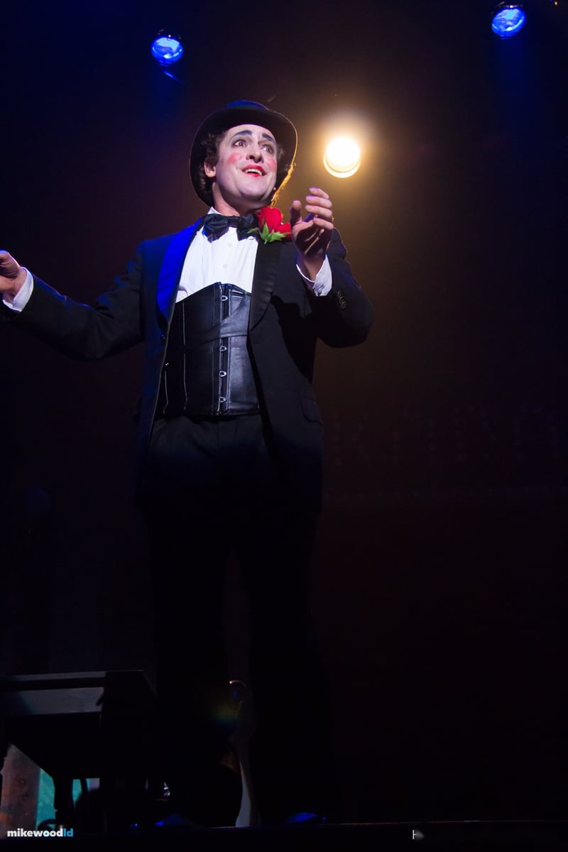 Cabaret, production photo