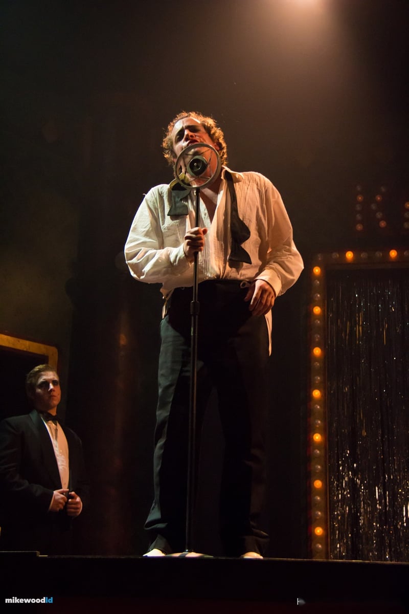 Cabaret, production photo