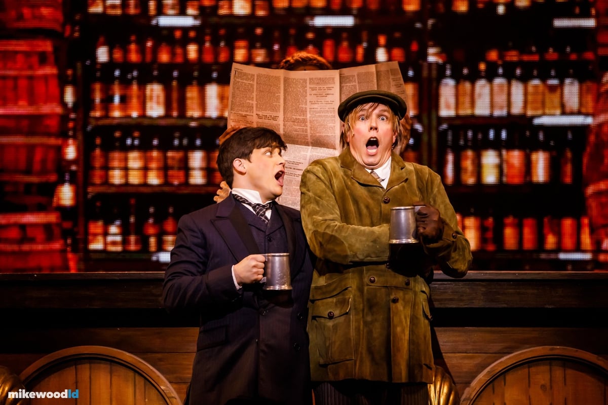 A Gentleman's Guide to Love and Murder, production photo