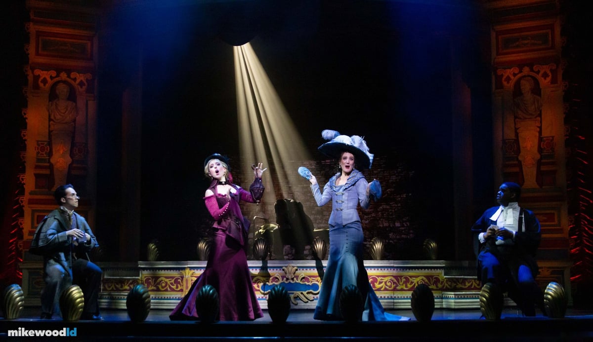 A Gentleman's Guide to Love and Murder, production photo