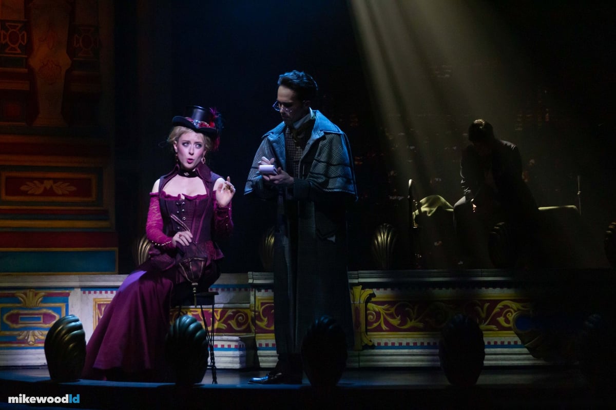 A Gentleman's Guide to Love and Murder, production photo
