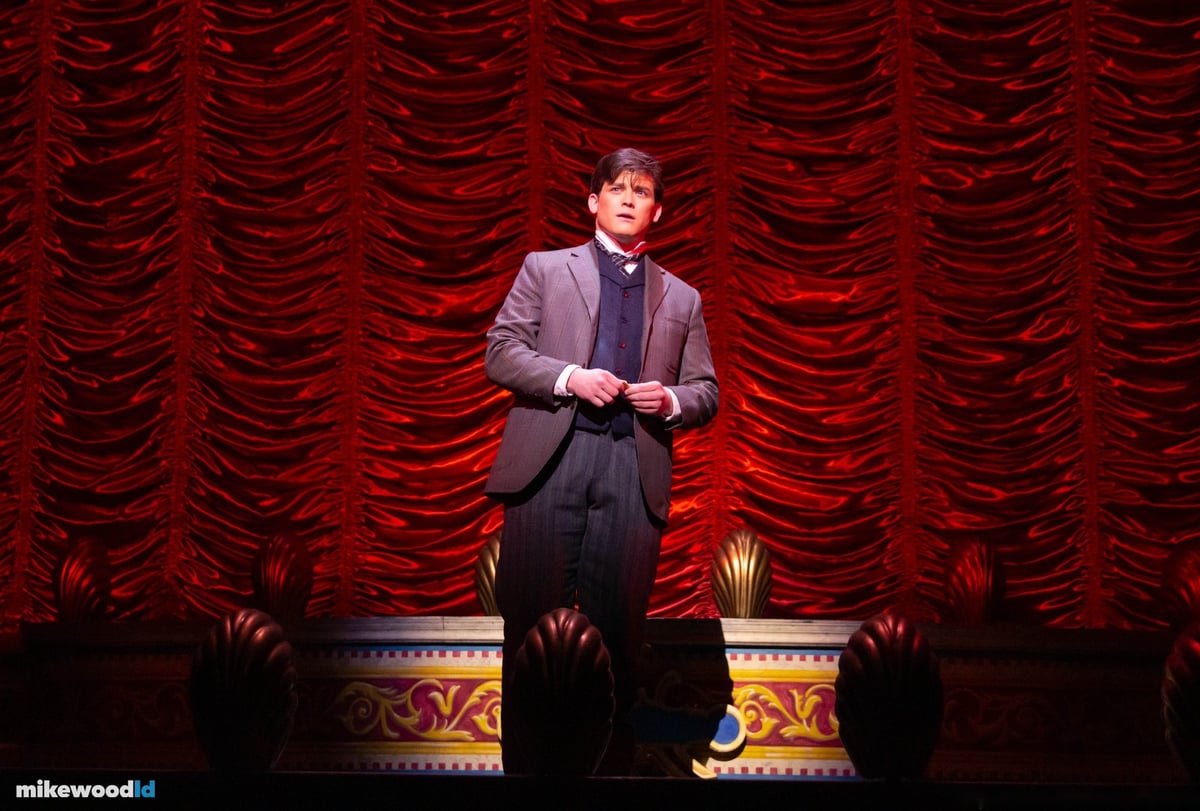 A Gentleman's Guide to Love and Murder, production photo