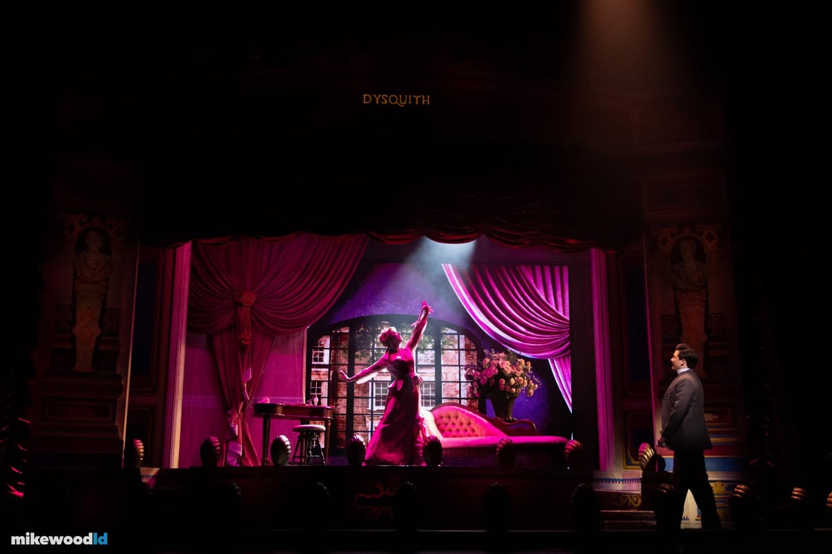 A Gentleman's Guide to Love and Murder, production photo