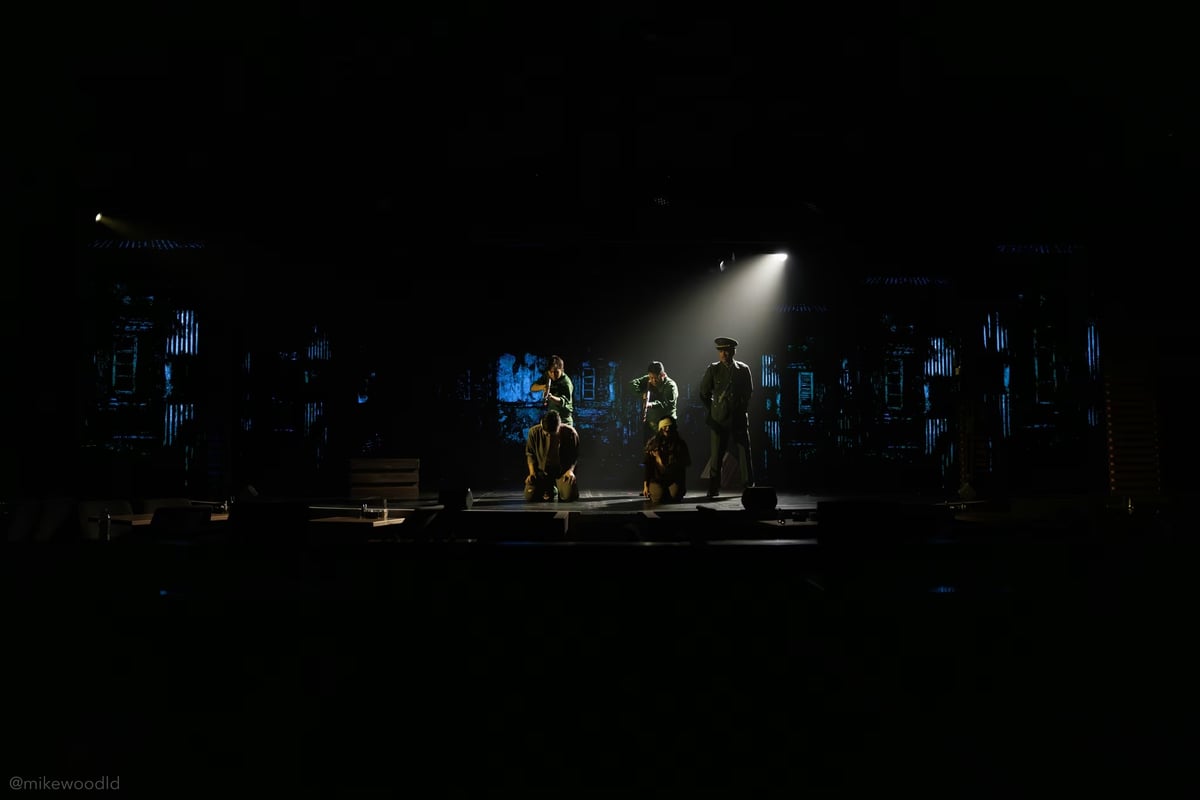 Miss Saigon, production photo