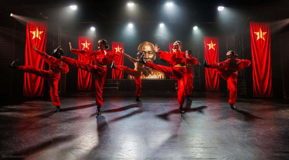 Miss Saigon, production photo