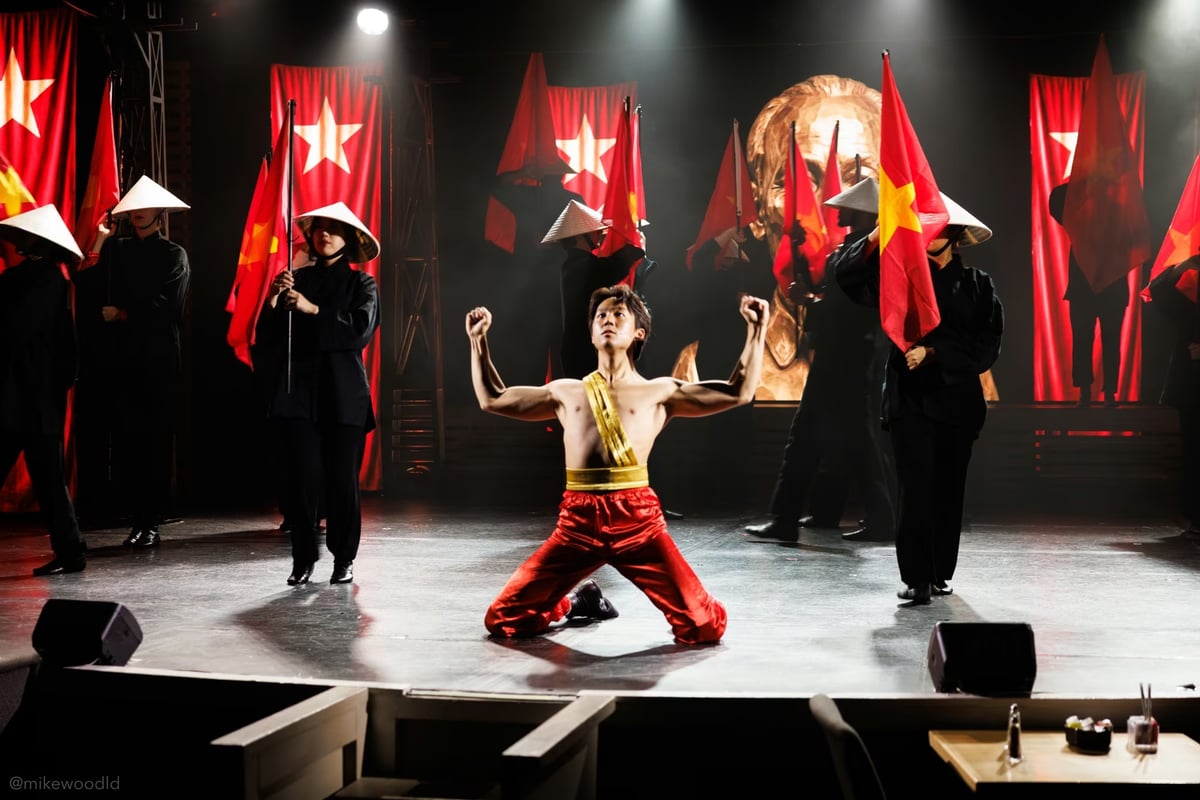 Miss Saigon, production photo