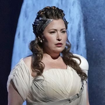 Renée Tatum as Cornelia in The Atlanta Opera Julius Caesar
