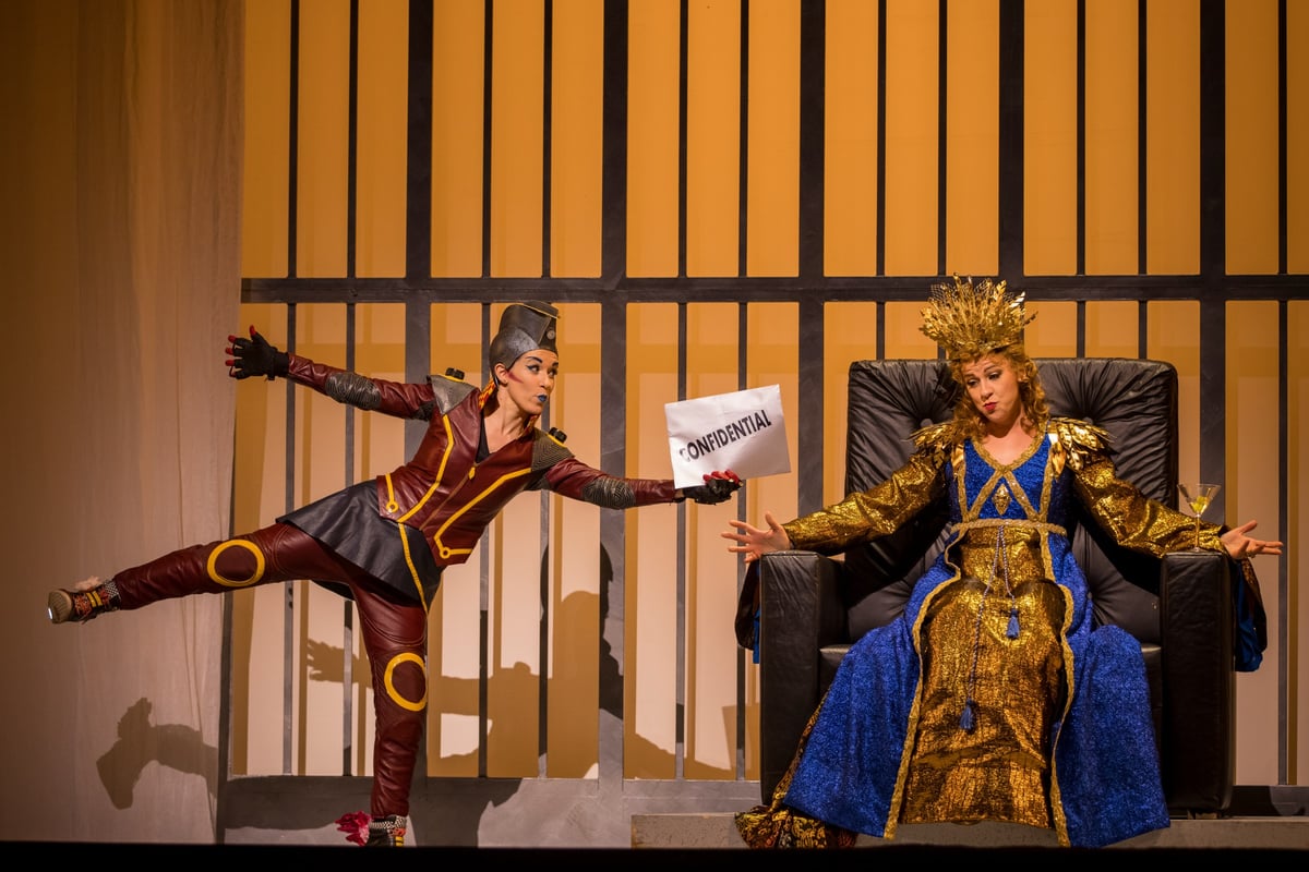 Elisa Sunshine as Iris and Catherine Martin as Juno in The Atlanta Opera Semele