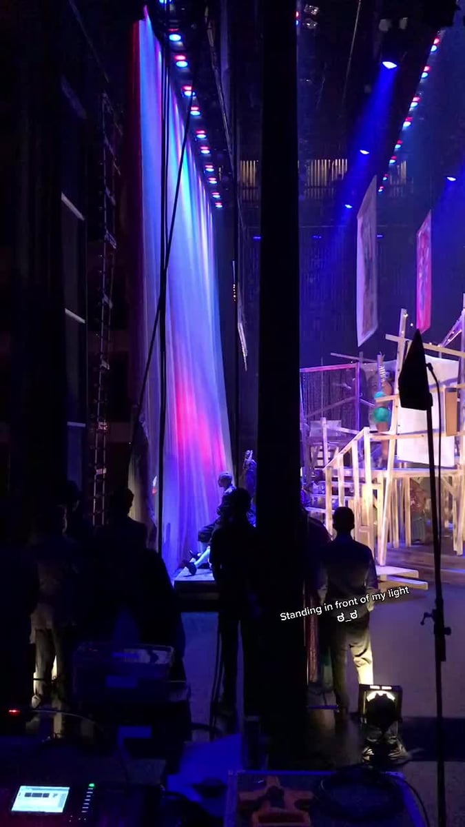 TikTok from Side Show by @mikewoodld