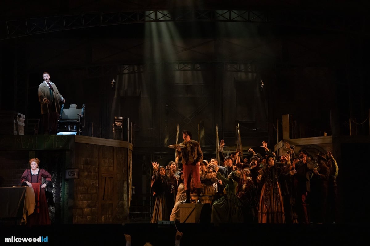 Sweeney Todd, production photo.