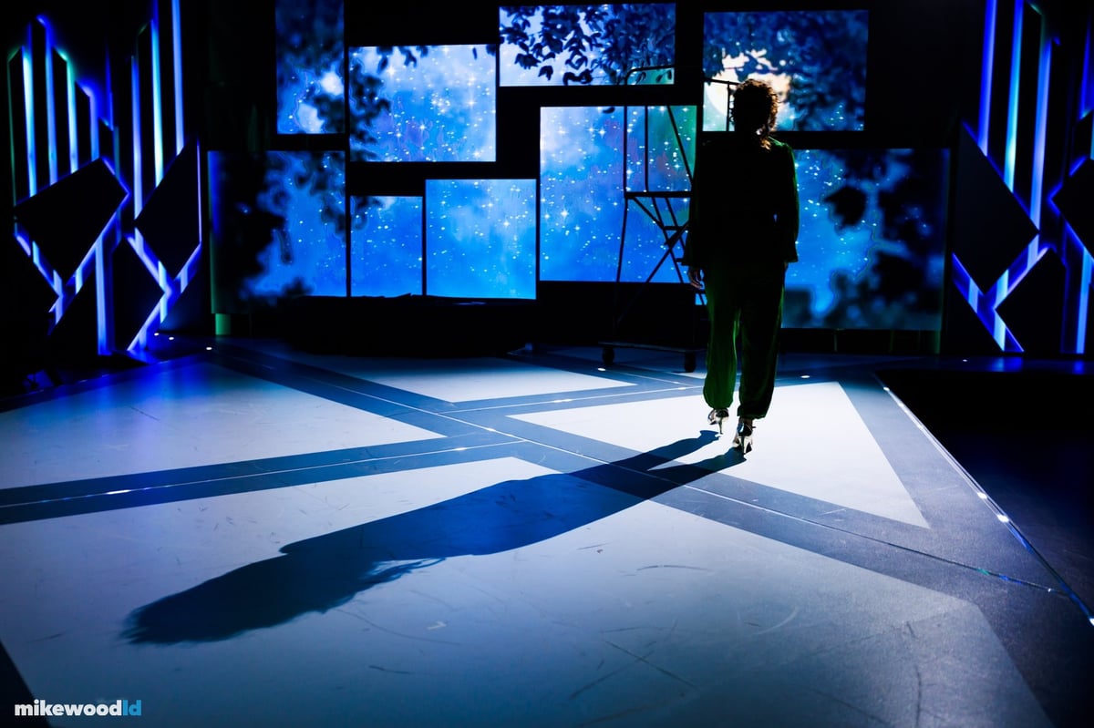 Tell Me On A Sunday, production photo