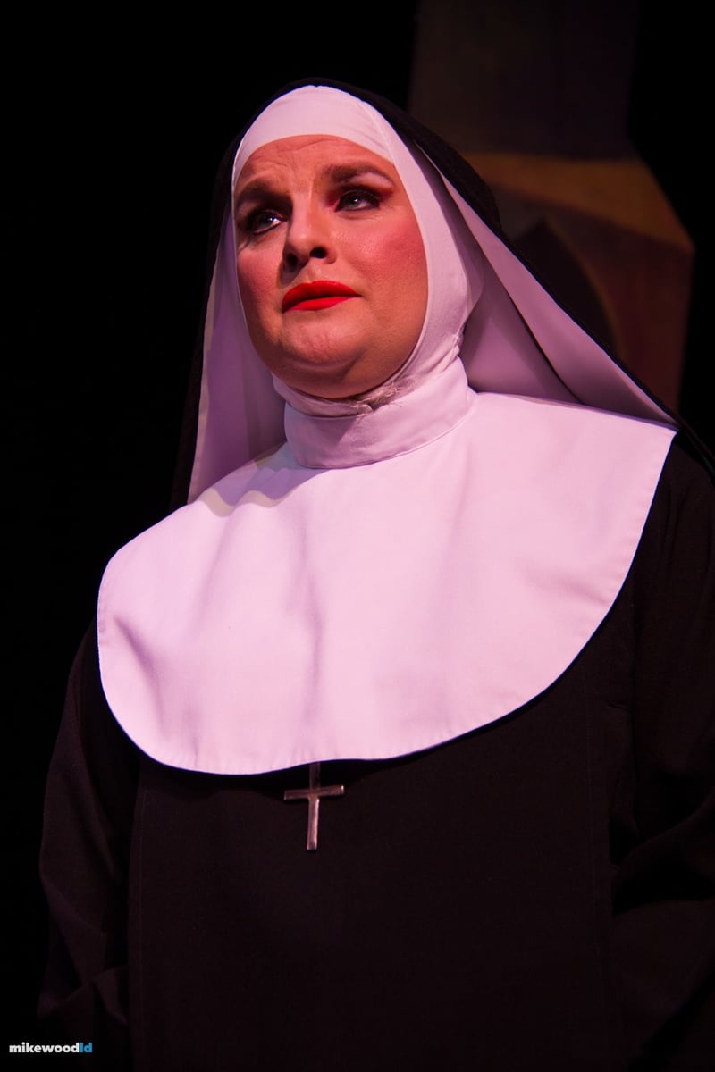 The Divine Sister, portrait moment