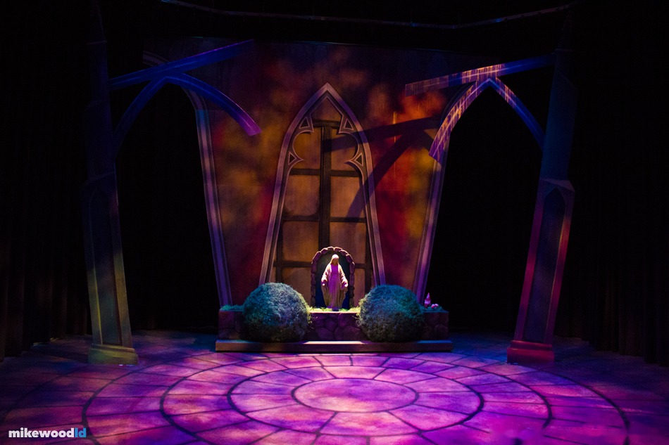 The Divine Sister, production photo