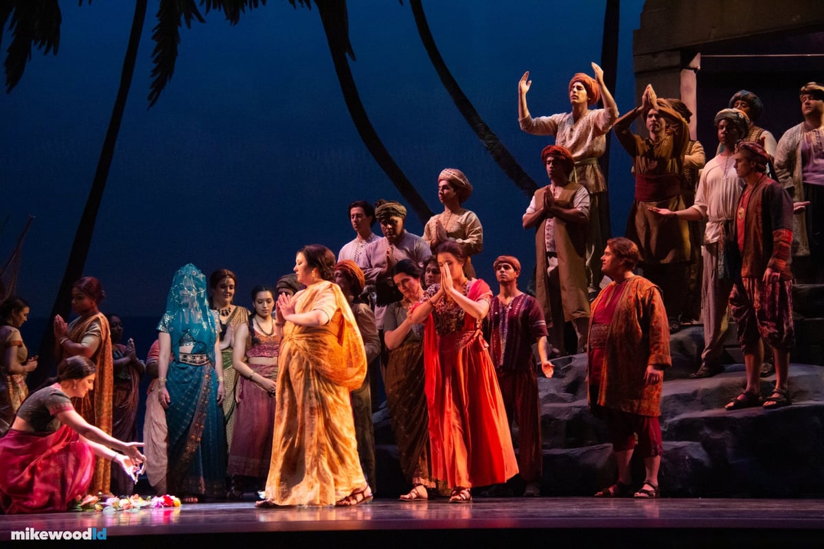 The Pearl Fishers, production photo