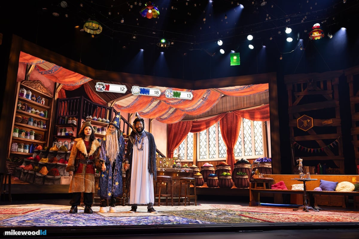 Dungeons & Dragons: The Twenty-Sided Tavern, North American Tour, production photo