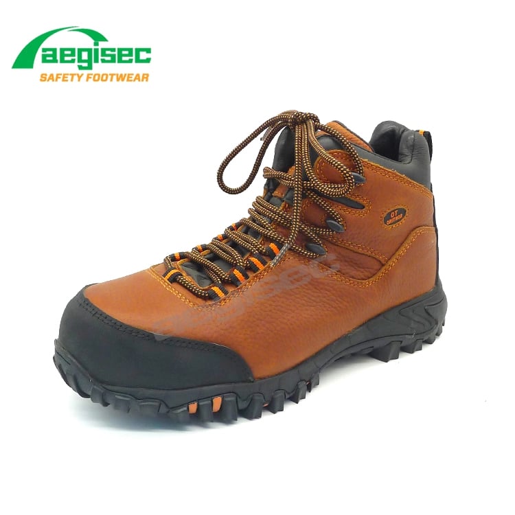 Heavy industrial work boots