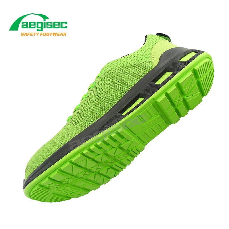 Lightweight safety footwear