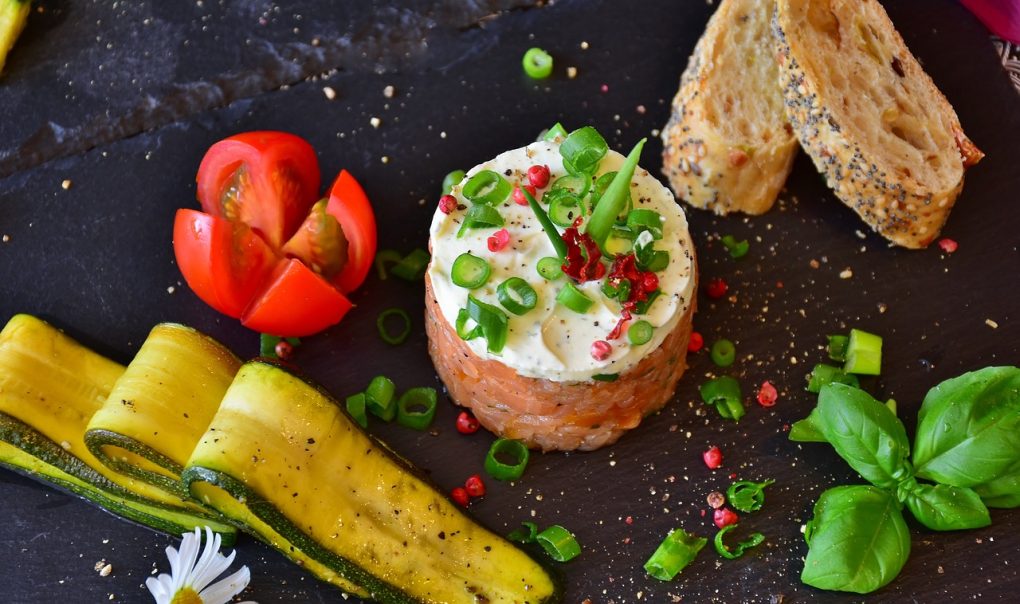 salmon, salmon tartar, tartare-2432339.jpg