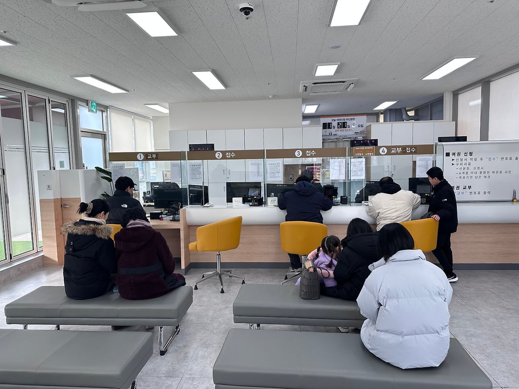 [달라진 김포, 시민 일상 속 변화 ⓶]김포한강신도시 여권민원실 ‘생활 속 서비스’로 높은 만족도 기록