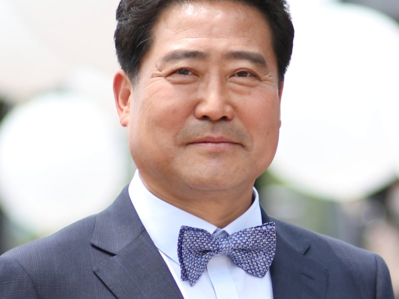 [이문희 칼럼] 총동문회는 이제 ‘소속’이 아니라 ‘지원’으로 말해야 한다