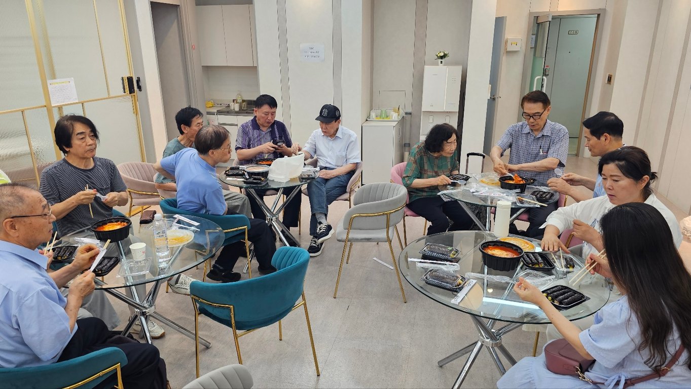 33떡볶이&꼬마김밥 시식 후 호평 이어져