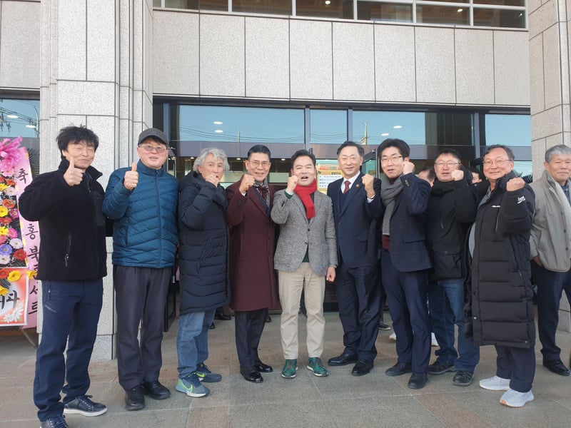 육군학사장교총동문회 임원진, 김학홍 전 경북행정부지사 북콘서트 참석