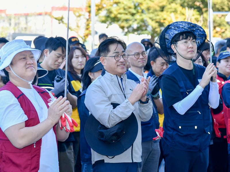 이기형 김포시장, 400여 시민과 함께 김포하천가꾸기 나서