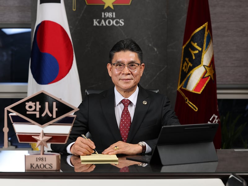 육군학사장교총동문회 권오길 회장, 연말인사 전해