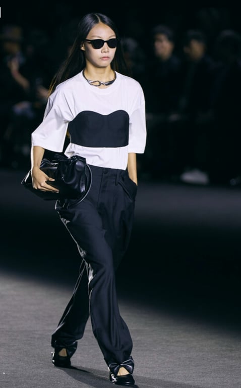 패션의 중심에 선 윤서원, 서울 S/S 패션위크 무대 빛내다