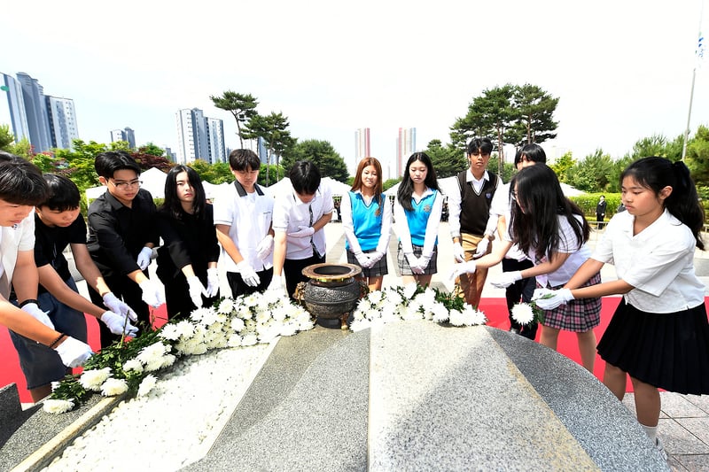 김포시, 미래세대와 함께 현충일 추념식 거행 ‘눈길’