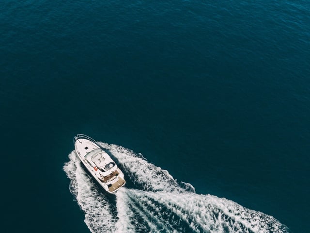 Yacht picture with underwater view