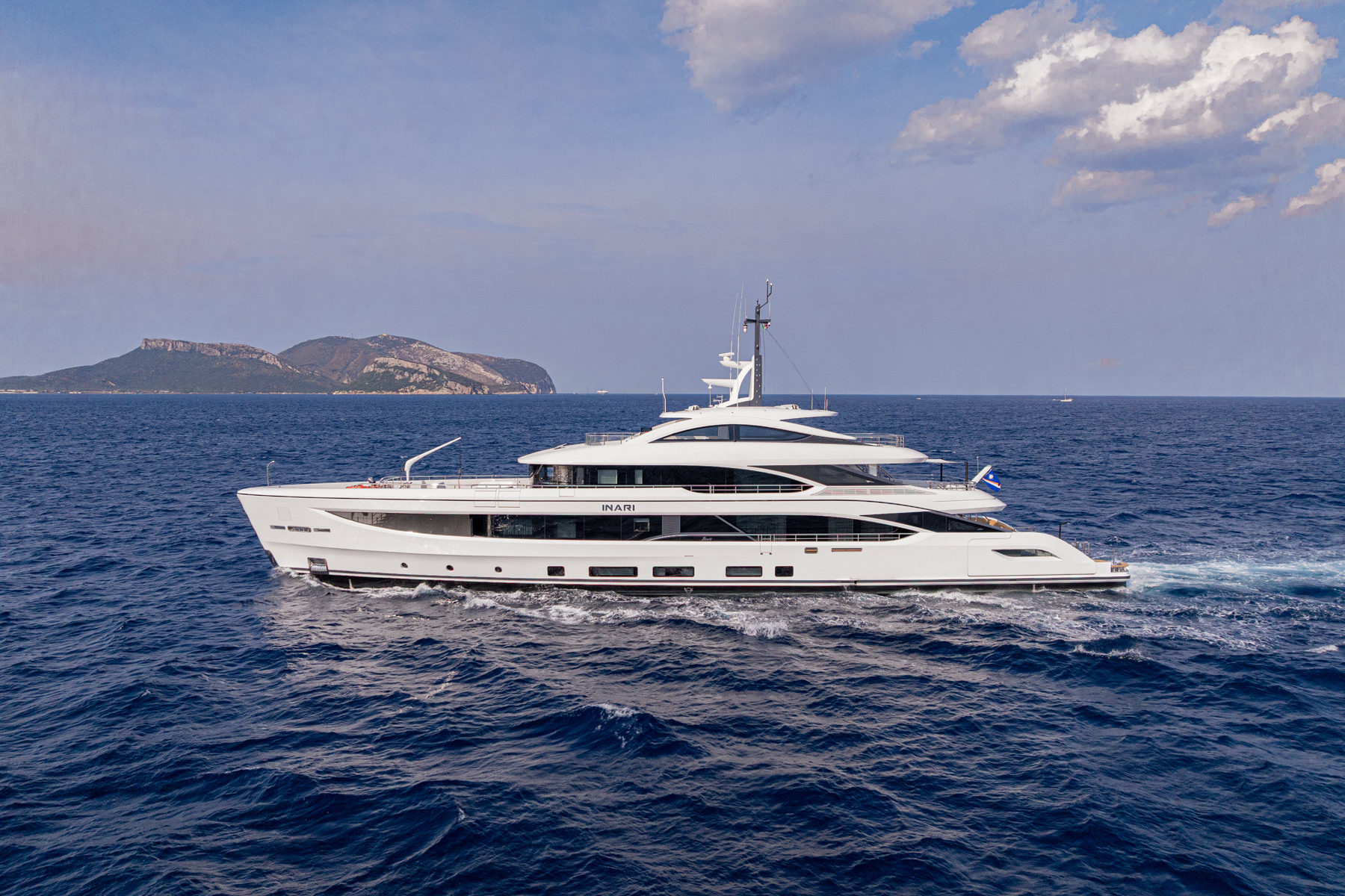 M/Y Inari - нова суперяхта Benetti B.Now 50M 2026 року на продаж, профіль правого борту на ходу