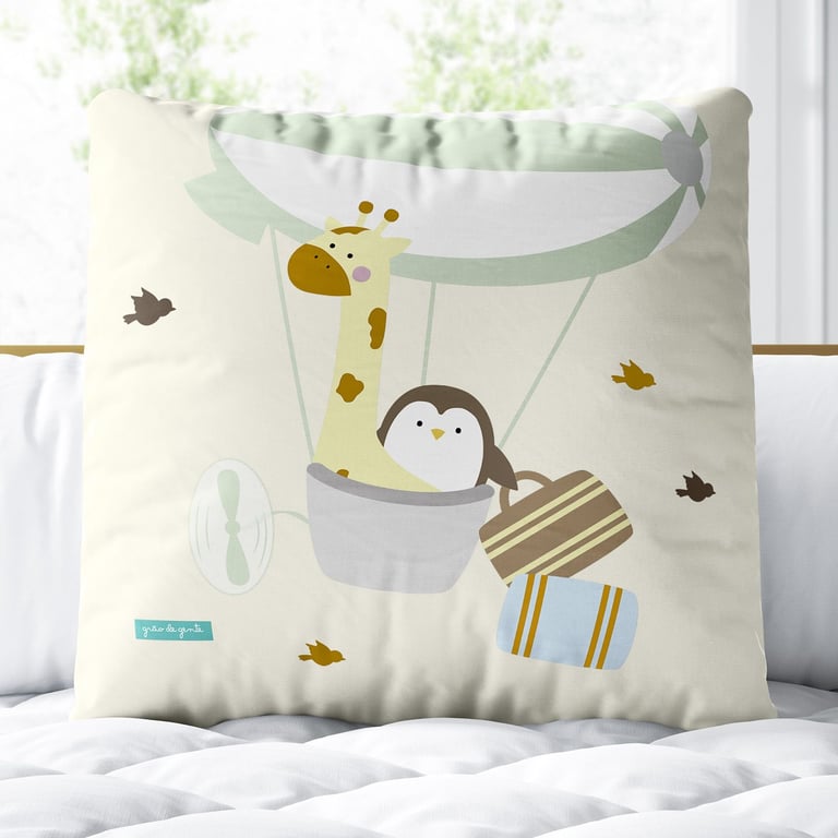 Almofada Quadrada Girafa e Pinguim Aventura no Balão 30cm