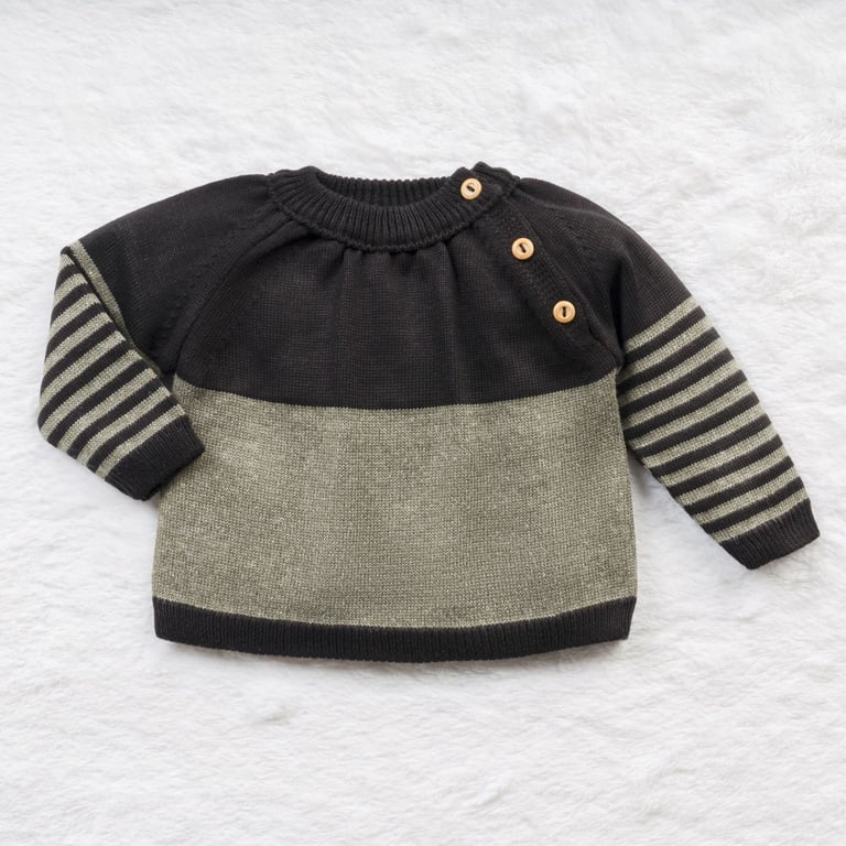 Saída Maternidade Tricot com Bolsinho e Listras Cinza e Azul Jeans 03 Peças — vista alternativa