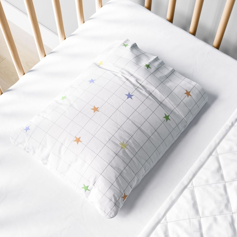 Fronha Bebê Quadriculada com Estrelinhas Coloridas