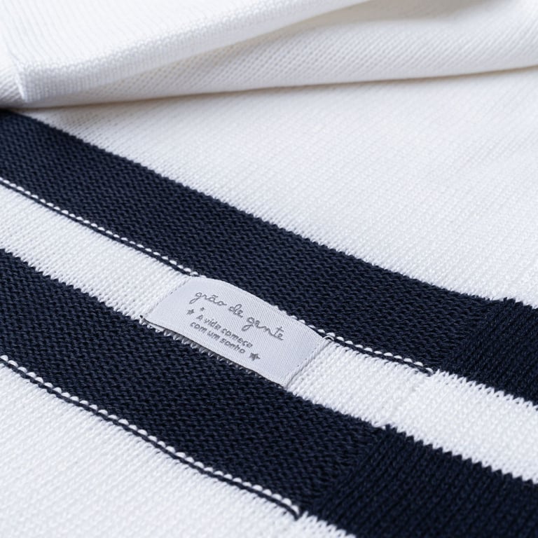 Saída Maternidade Tricot Macacão e Casaquinho Branco e Azul Marinho 03 Peças — vista alternativa