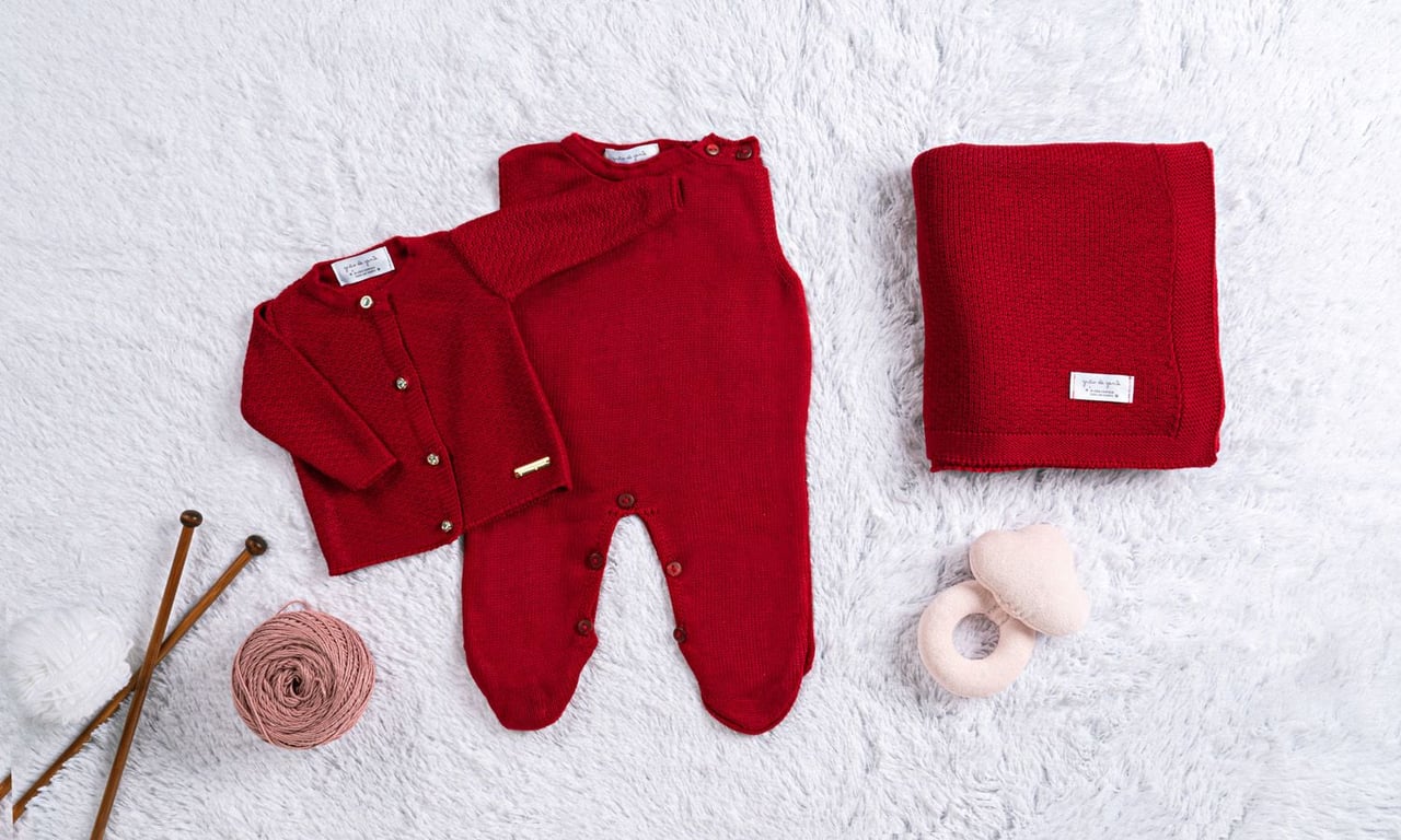 Saída Maternidade Tricot Casaquinho Vermelho Cerejinha 03 Peças