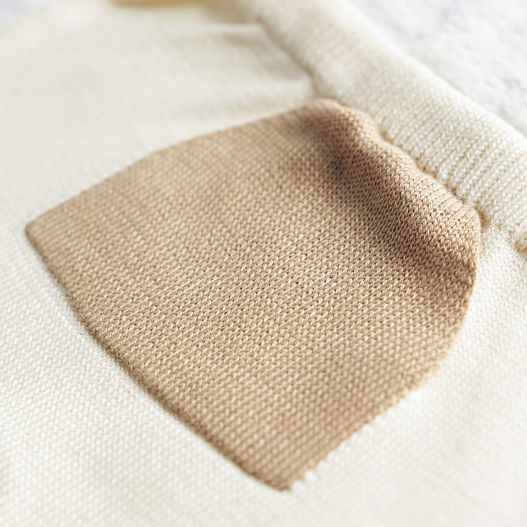 Calça Bebê Saruel Tricot com Bolsinho Bege e Off White — vista alternativa