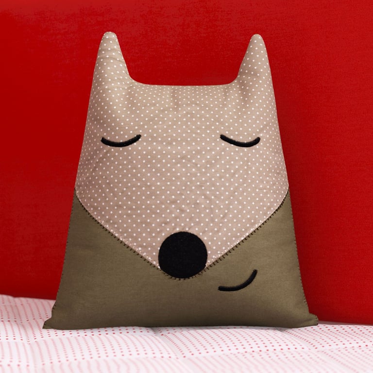 Almofada Lobinho Chapeuzinho Vermelho 26cm