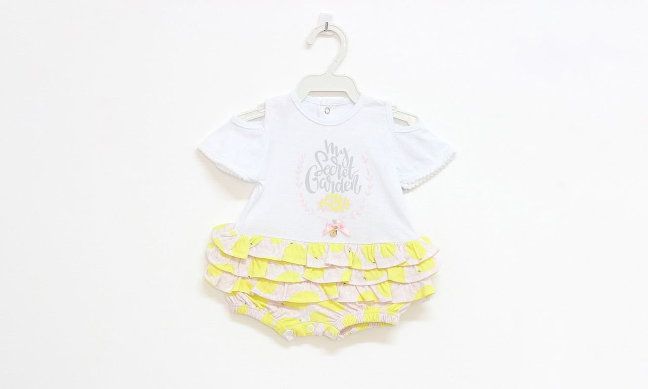 Macacão Curto Secret Garden Limão 6 a 9 Meses
