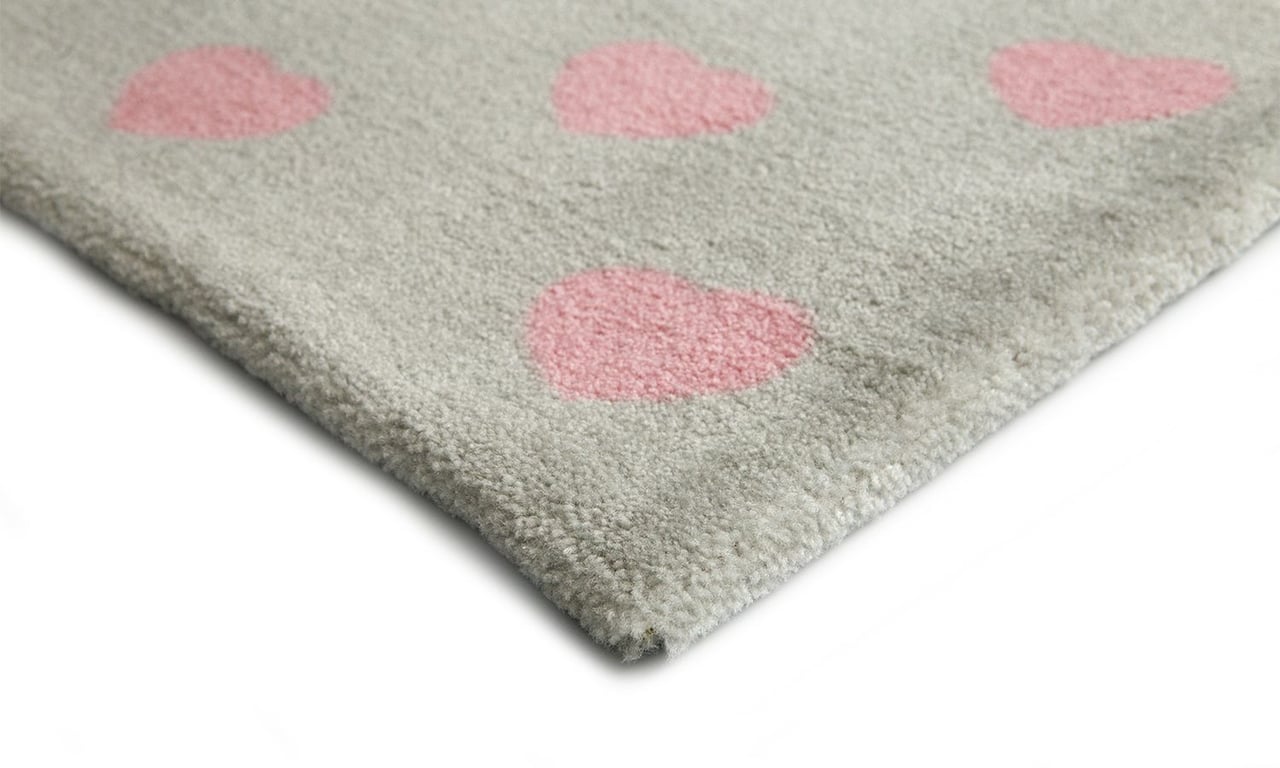 Tapete Retangular Cinza Coração Rosa 2,50m