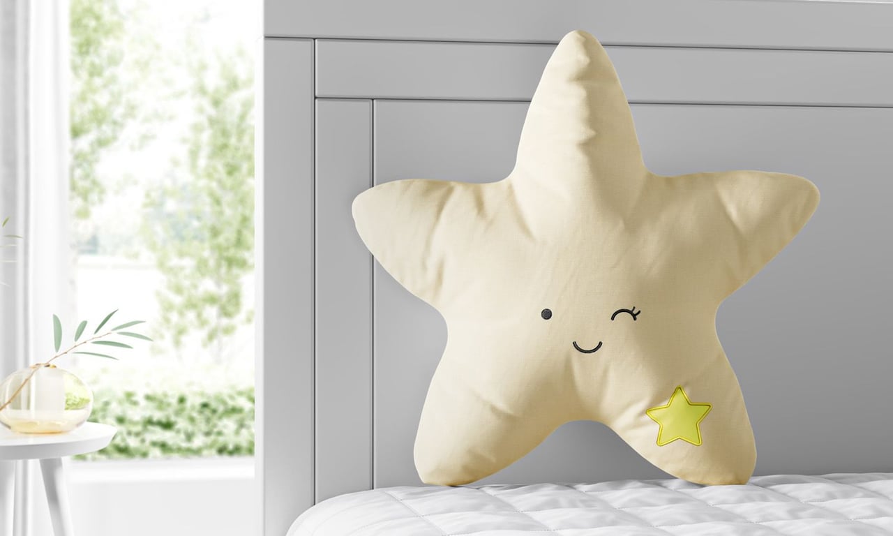 Almofada Amiguinha Estrela Amarelo e Rosa 30cm