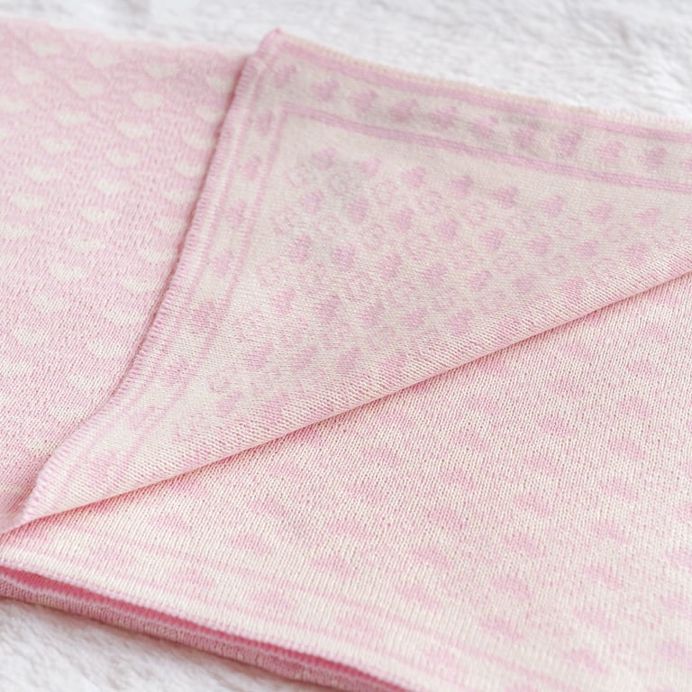 Manta Bebê Tricot Jacquard Petit Coração Rosa Dupla Face 80cm