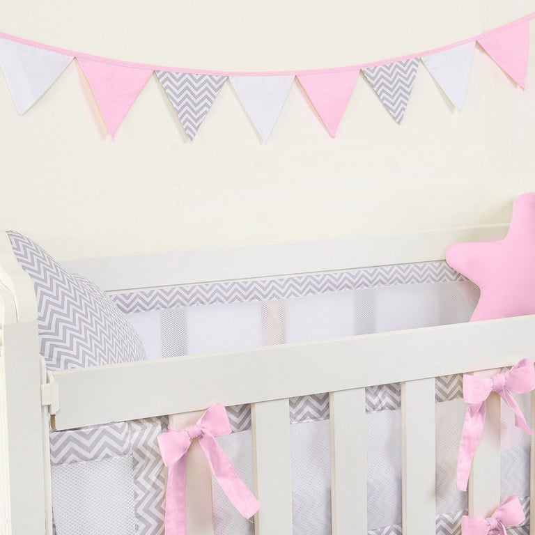 Varal de Berço Bandeirinhas Chevron Rosa 1,60m — vista alternativa