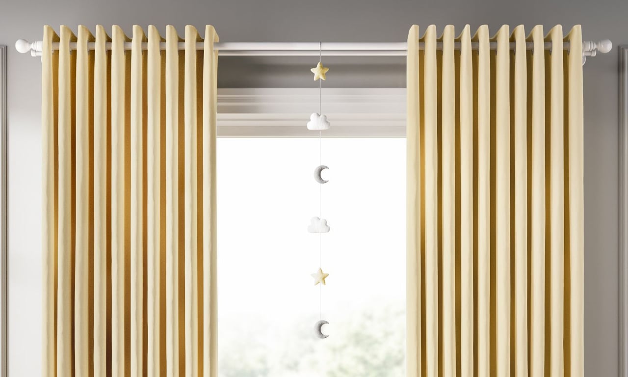 Pêndulo Cortina Estrela, Nuvem e Lua Amarelo — vista alternativa