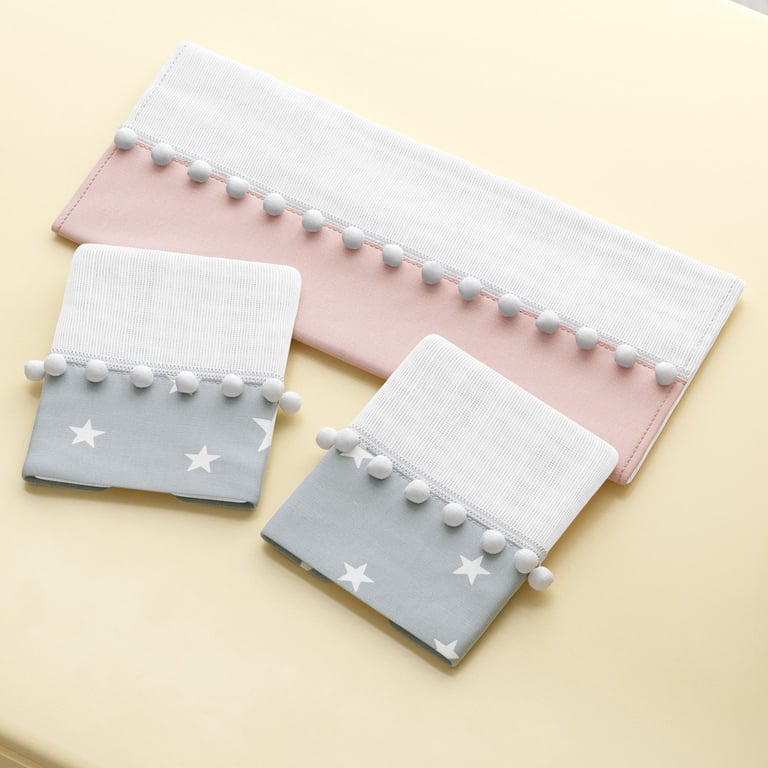 Jogo de Fraldas de Boca Barra Estrelinhas Salmão e Cinza com Pompom