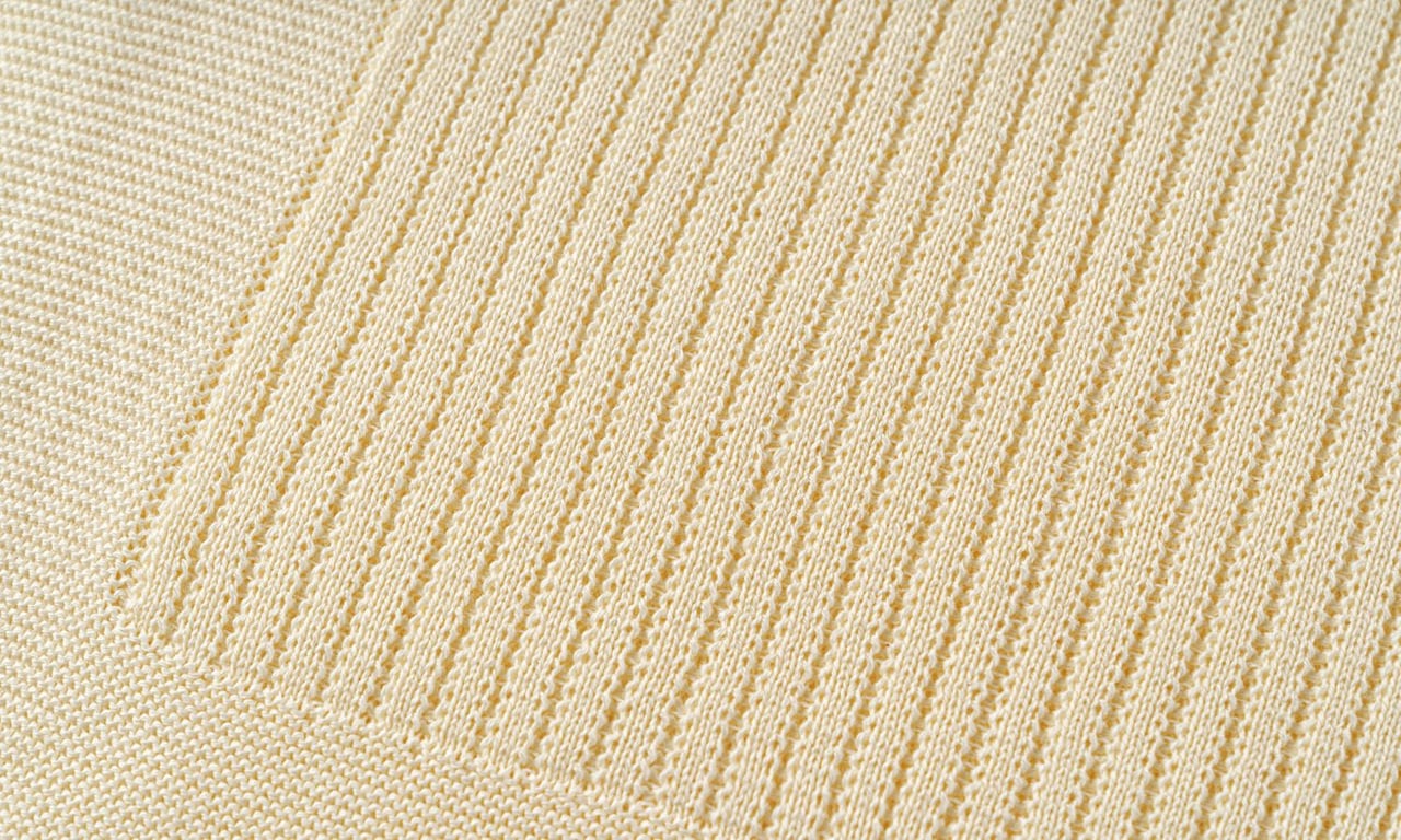 Saída Maternidade Tricot Macacão Listrado Amarelo Baunilha 02 Peças — vista alternativa